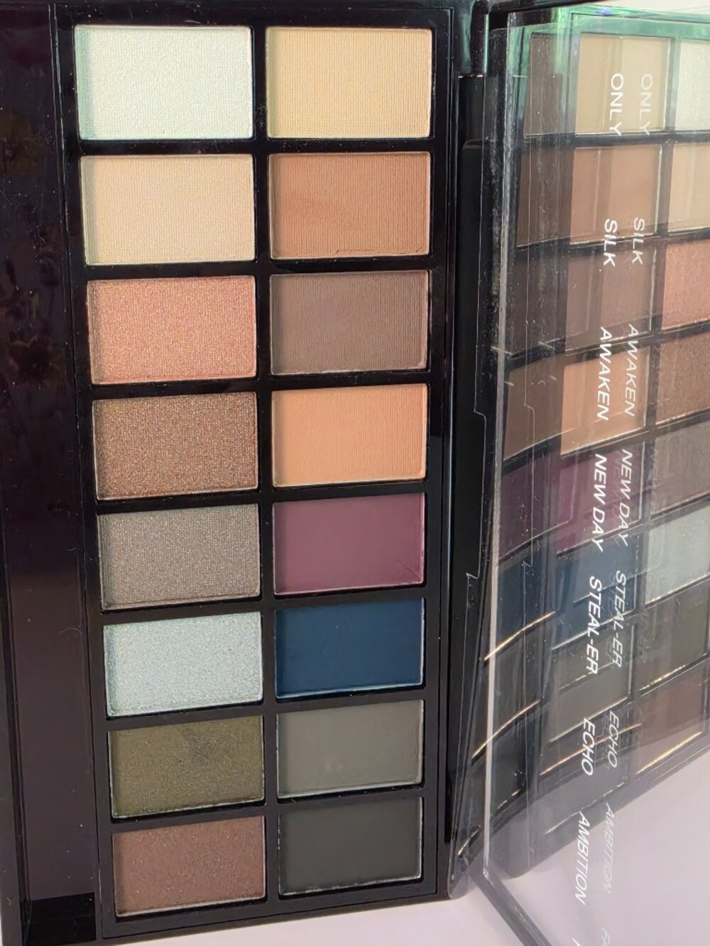 Makeup Revolution Iconic Pro 2 Palette